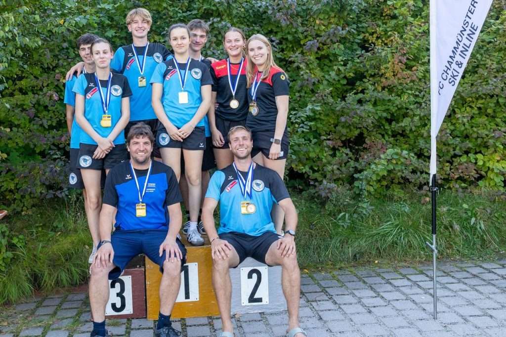 Gruppenfoto auf einem Podest