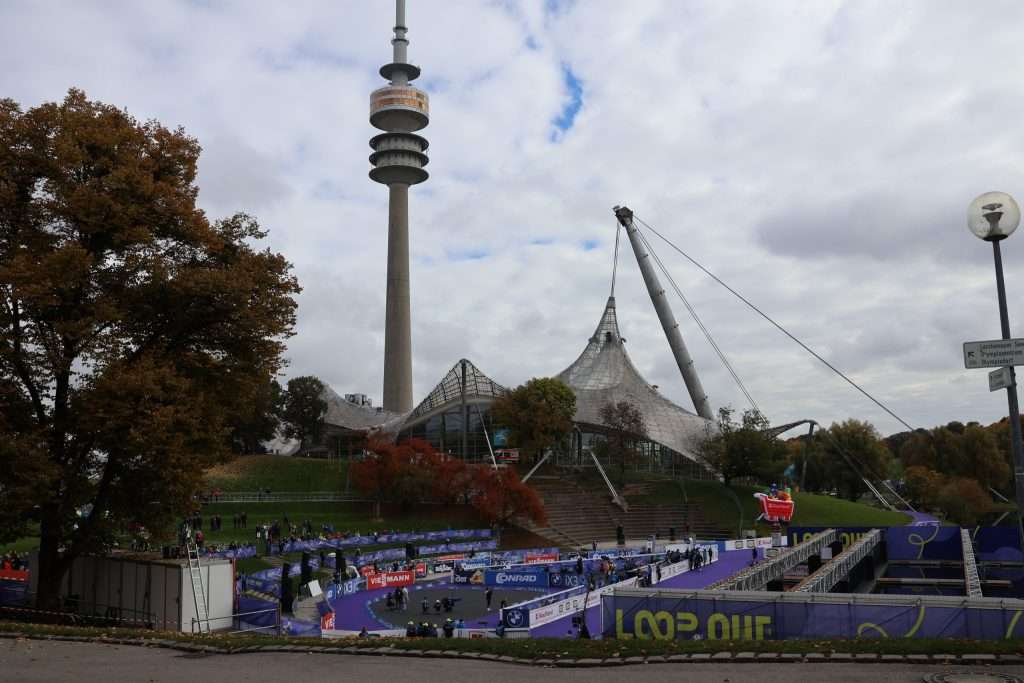 Olympiapark mit Loop One Branding