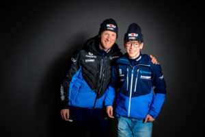 Gruppenfoto in Skiklamotten