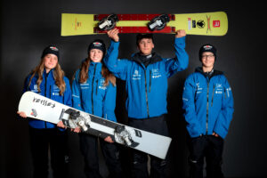 Gruppenfoto in Skiklamotten