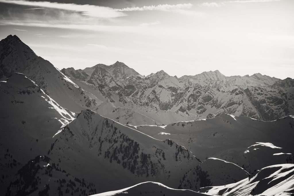 Bergbild schwarz weiß