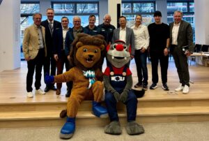 Gruppenfoto auf Bühne