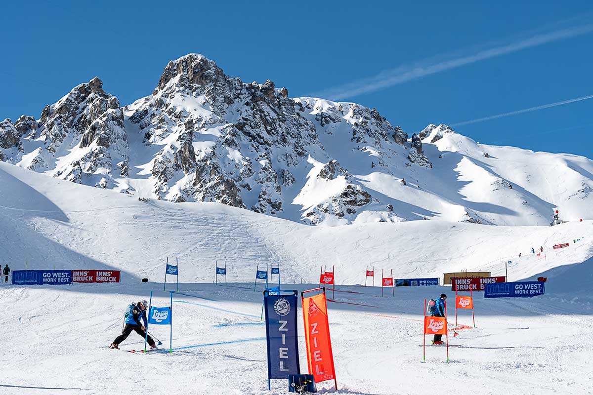 Skipiste mit Rennlauf