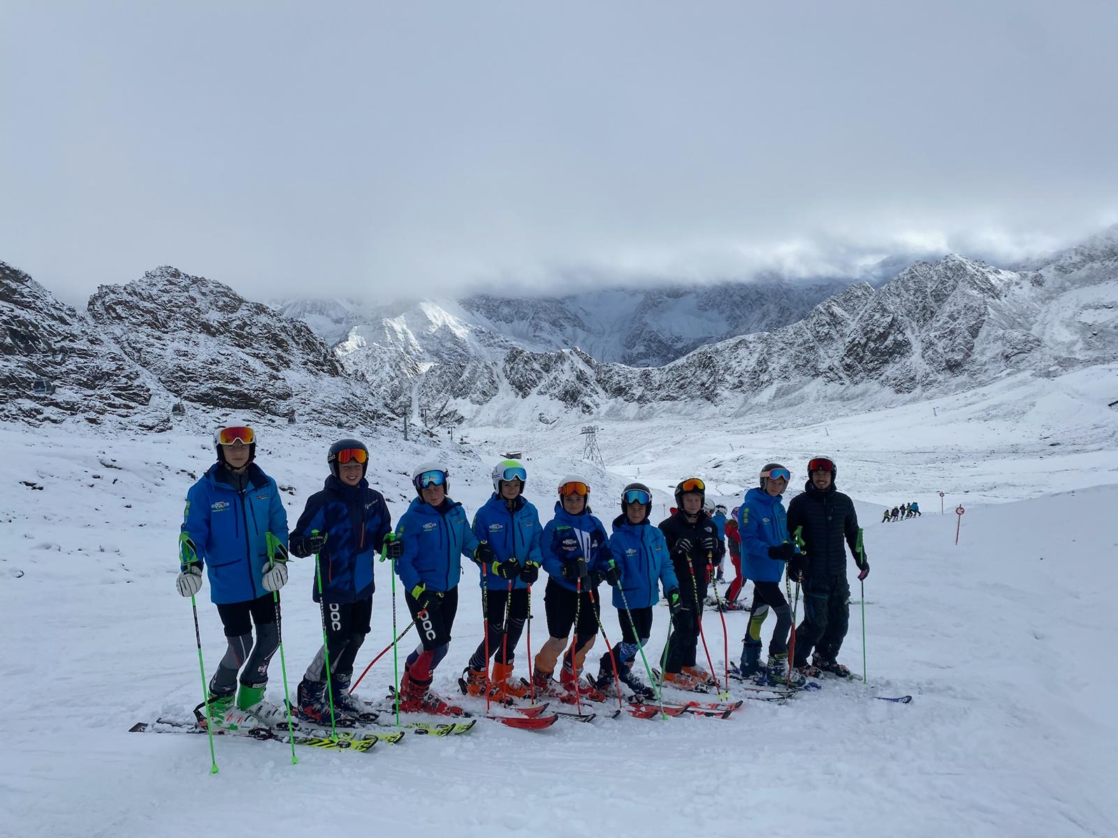 Gruppenbild auf der Skipiste