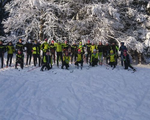 Zwoa Brettl a gführiger Schnee juche…