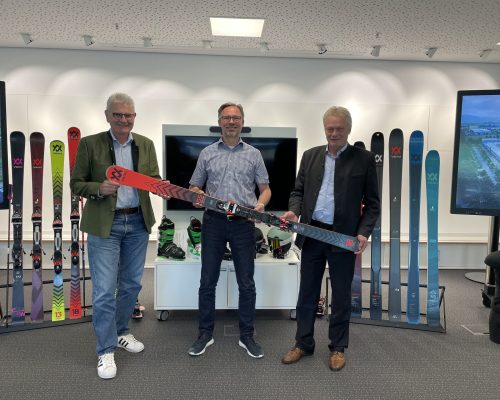 Leidenschaft für hochwertige und nachhaltige Skiherstellung in Straubing