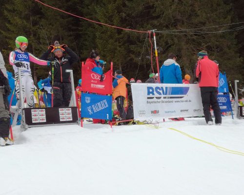 Inngauer Skiverband gewinnt Team Parallelslalom beim Skiliga Bayern Schülerrennen am Tegelberg/Ostallgäu