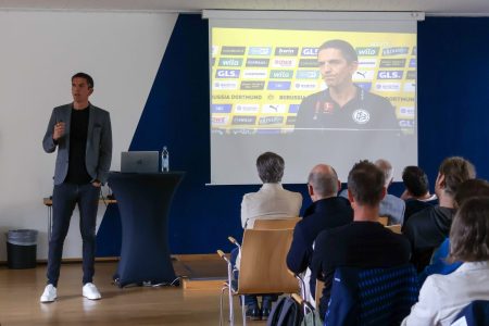 „Führen. Entscheiden. Menschlich bleiben.“ – DFB-Schiedsrichter Deniz Aytekin begeistert mit Vortrag in der Sportschule Oberhaching