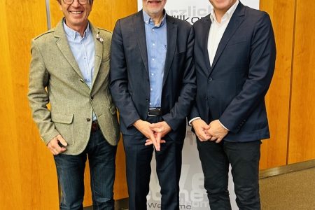 v.l.n.r: BSV-Präsident Herbert John, DSV-Ehrenpräsident Dr. Franz Steinle, DSV-Präsident Jörg Flechtner
