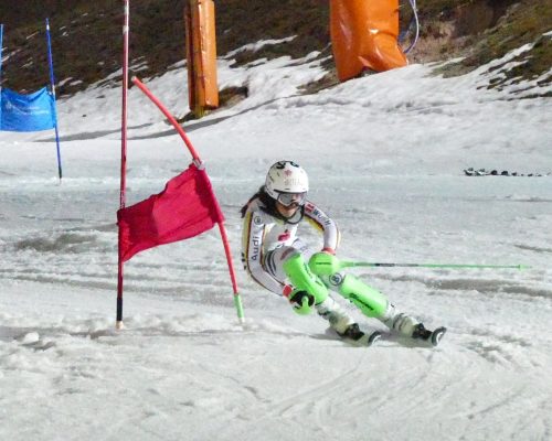 Greta Sachsenröder vom ausrichtenden SC Hammer siegte in der Klasse U 14 der Mädels mit zweimaliger Laufbestzeit.