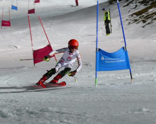 Niklas Thaller vom TSV Tengling bewies beim Vielseitigkeitsslalom des Talentzentrums Wintersport seine derzeit gute Verfassung und gewann die Klasse U 14 der Buben.