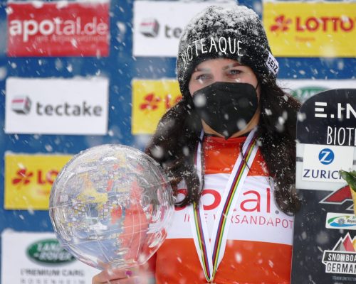 Beim ‚Finale dahoam‘ konnte Ramona Hofmeister ihren Traum verwirklichen und die große Kristallkugel zum zweiten Mal hintereinander für den Gesamtweltcupsieg in Empfang nehmen.