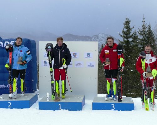 Ein Deutscher Sportler auf dem Stockerl macht sich immer gut. Fabian Himmelsbach (li.) durfte sich beim Europacupslalom am Krautkaser über Platz zwei freuen. Daneben Sieger Billy Major, Joel Lütolf, Joshua Sturm und Paco Rassat.