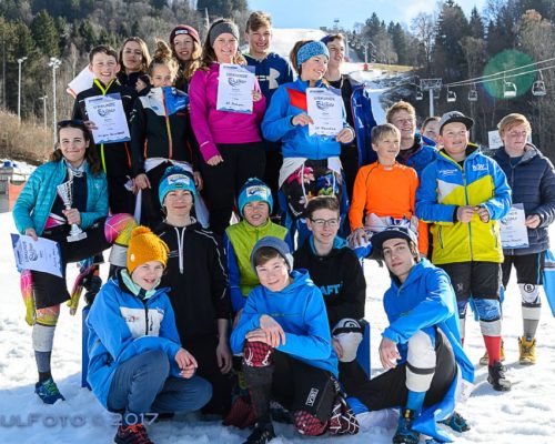 Lena Kohler und Florian Buchner gewinnen Skiliga Bayern Schülerrennen Slalom am Gudiberg