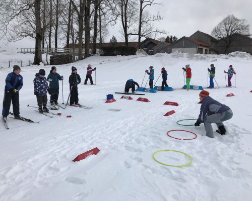 Schulsport an der frischen Luft: Langlauf-Aktionstag an der Grundschule Wackersberg