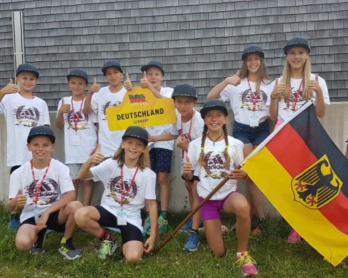Junge BSV Athleten schnuppern beim FIS Schüler Grand Prix internationale Luft