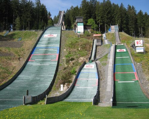 Ergebnisse des Pokalskispringens auf drei Schanzen in Bischofsgrün