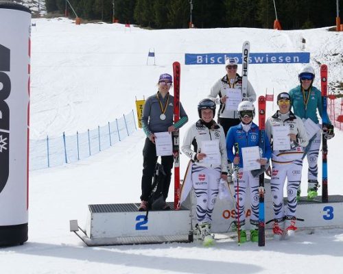 v.li. auf dem Stockerl Viktoria Rebensburg, Veronique Hronek, Michaela Wenig und vorne v.li. Kathrin Hirtl-Stanggassinger, Andrea Filser und Meike Pfister