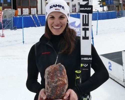  Susanne Weinbuchner vom SC Lengries hat gut lachen. Sie holte sich den Titel der Deutschen Meisterin 2017 im Riesenslalom.